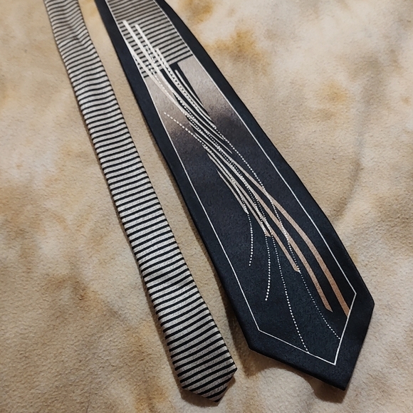Pierre Cardin Vintage Retro Gold and Black SILK Tie 4" Width - Picture 1 of 6